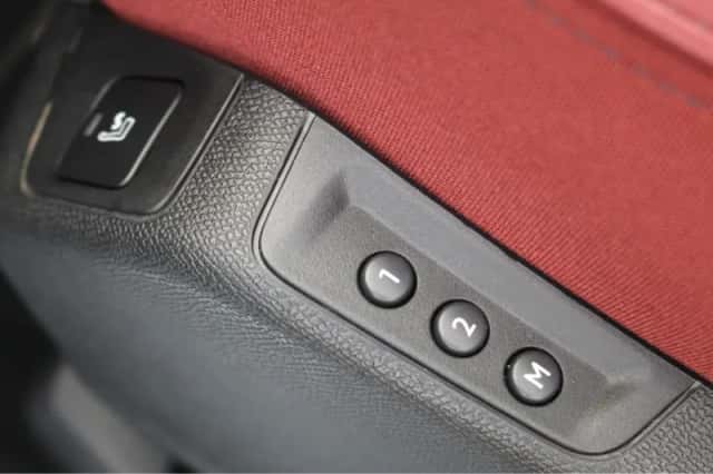 Peugeot 3008 (2021) thumbnail 6
