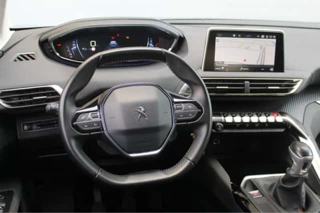 Peugeot 5008 (2020) thumbnail 4