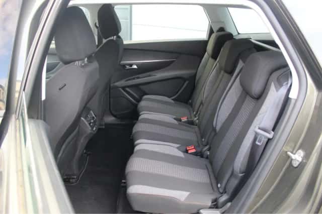 Peugeot 5008 (2020) thumbnail 6