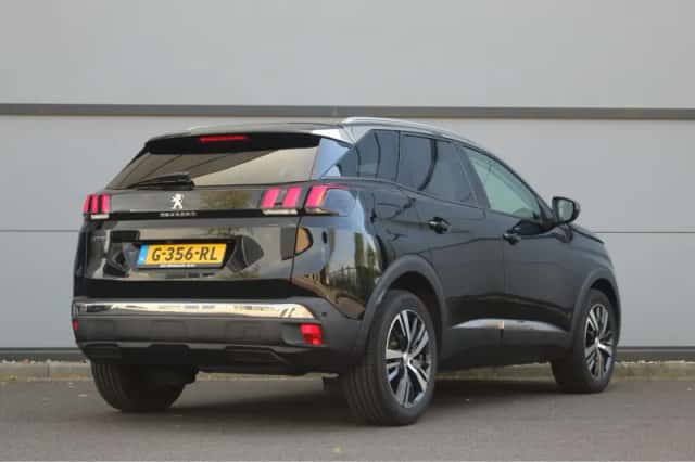 Peugeot 3008 (2019) thumbnail 2