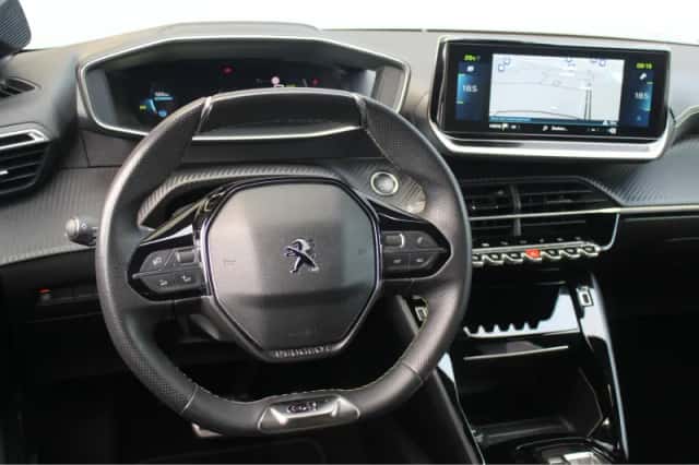 Peugeot e-208 (2023) thumbnail 3