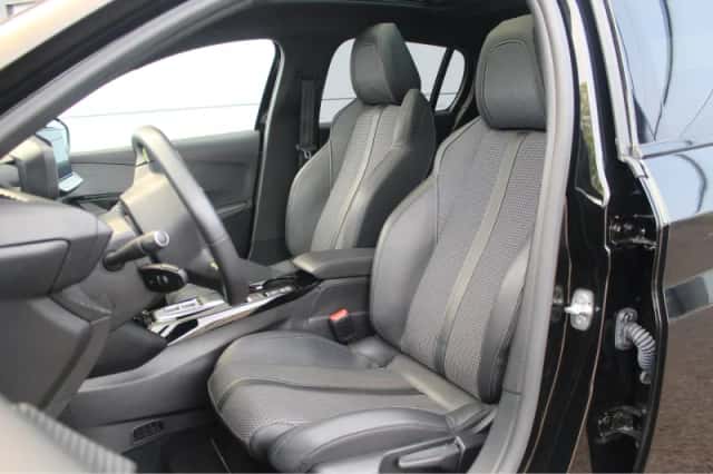 Peugeot e-208 (2023) thumbnail 4