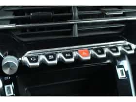 Peugeot 2008 (2020) thumbnail 33
