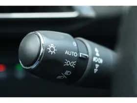 Peugeot 3008 (2020) thumbnail 35
