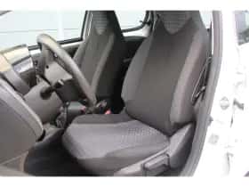 Peugeot 108 (2021) thumbnail 5