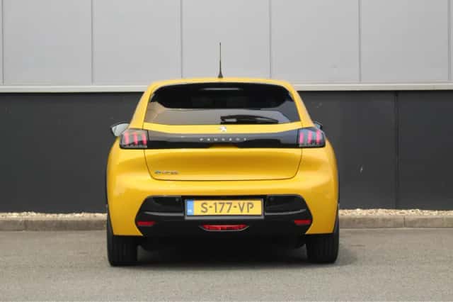 Peugeot e-208 (2023) thumbnail 4