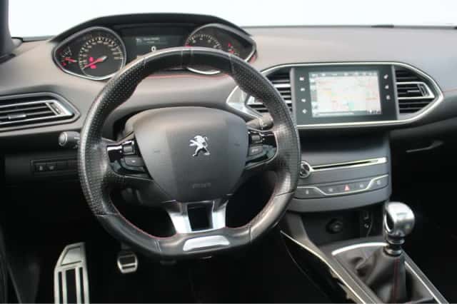 Peugeot 308 (2017) thumbnail 3