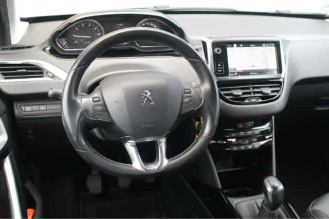 Peugeot 2008 (2019) thumbnail 3