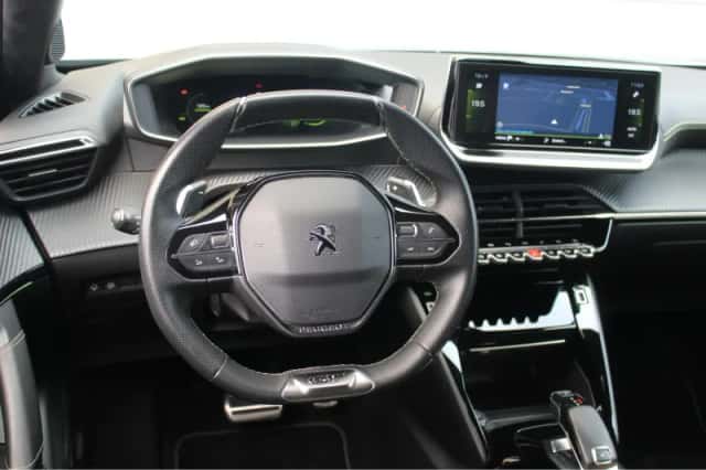 Peugeot 2008 (2021) thumbnail 3