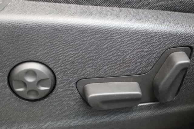 Peugeot 3008 (2022) thumbnail 5