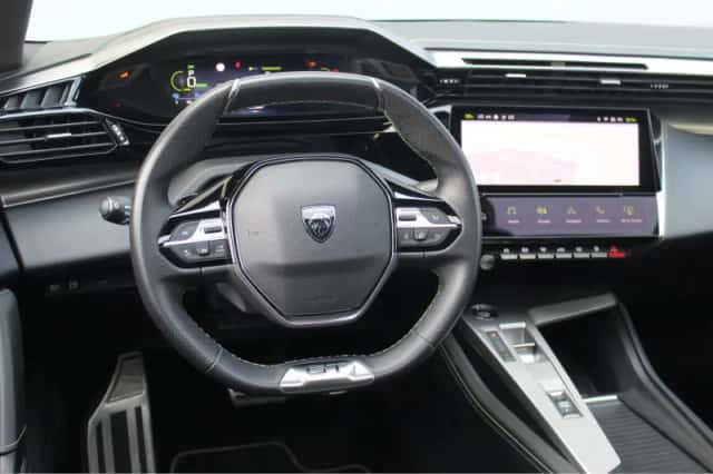 Peugeot 308 (2023) thumbnail 3