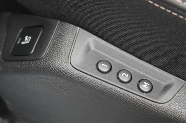 Peugeot 3008 (2022) thumbnail 6