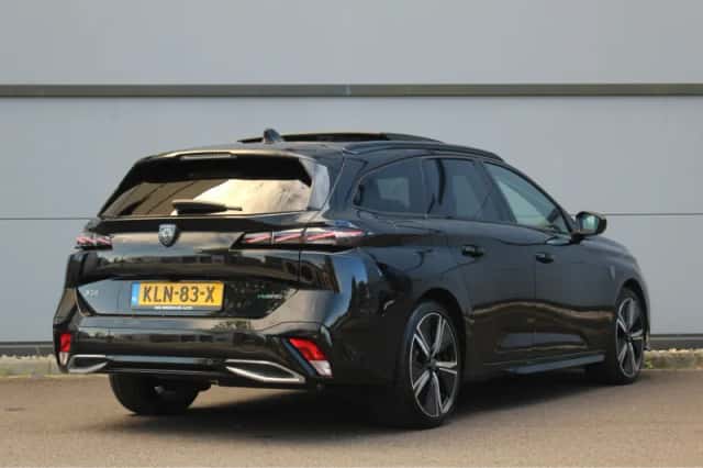 Peugeot 308 (2023) thumbnail 2