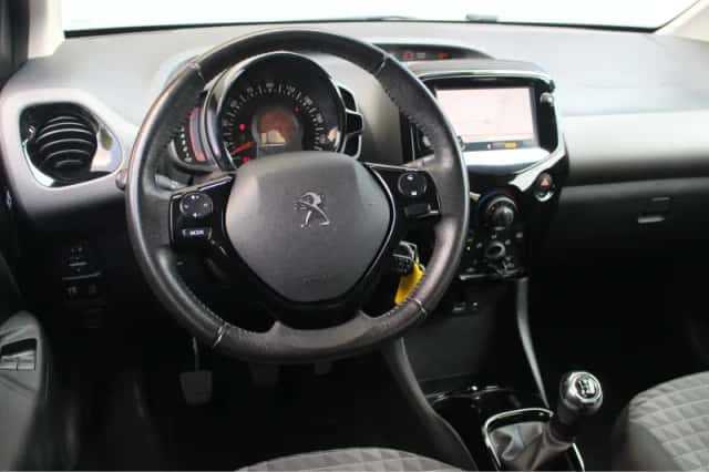 Peugeot 108 (2020) thumbnail 3