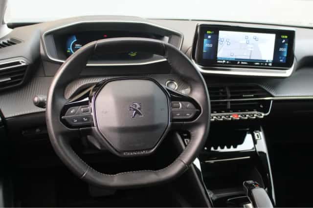 Peugeot e-2008 (2021) thumbnail 3