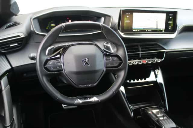 Peugeot 208 (2022) thumbnail 3