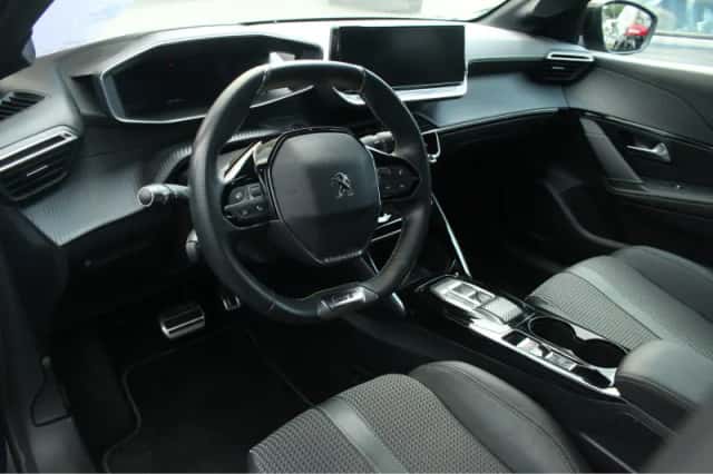 Peugeot e-208 (2023) thumbnail 3