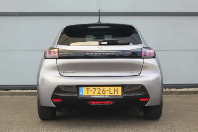Peugeot e-208 (2023) thumbnail 4