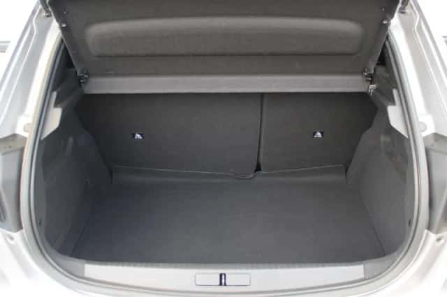Peugeot e-208 (2023) thumbnail 5