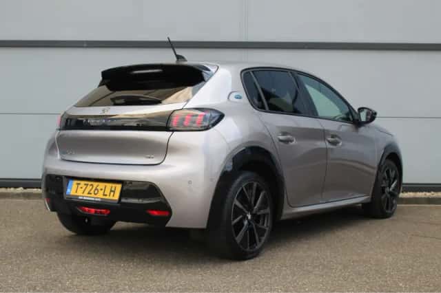 Peugeot e-208 (2023) thumbnail 6
