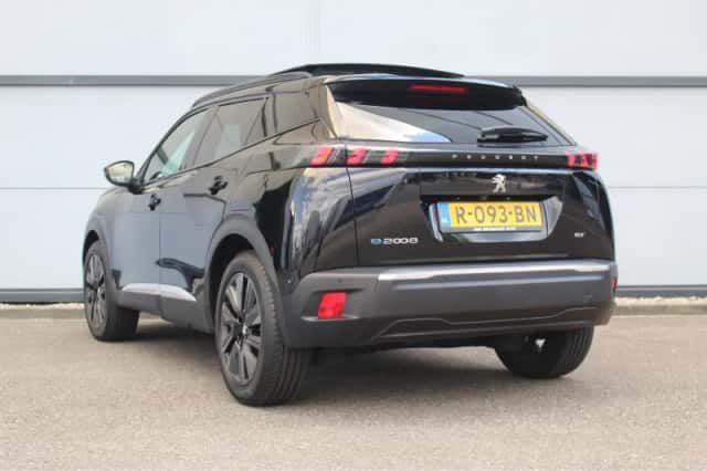 Peugeot e-2008 (2022) thumbnail 2