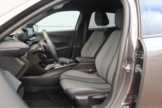 Peugeot 2008 (2023) thumbnail 3