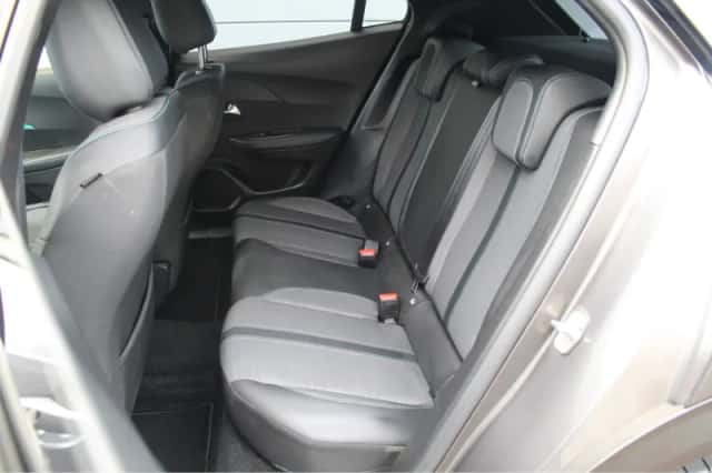 Peugeot 2008 (2023) thumbnail 4
