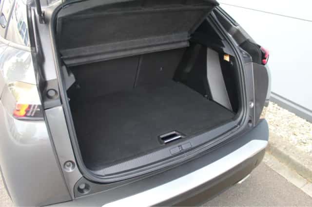 Peugeot 2008 (2023) thumbnail 5