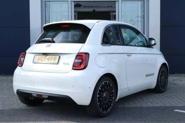 Fiat 500e (2025) thumbnail 2