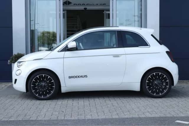 Fiat 500e (2025) thumbnail 5
