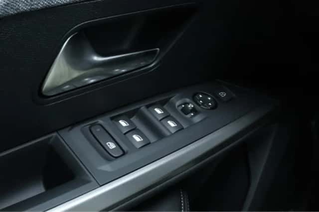 Peugeot 5008 (2025) thumbnail 38
