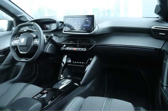 Peugeot 208 (2025) thumbnail 3