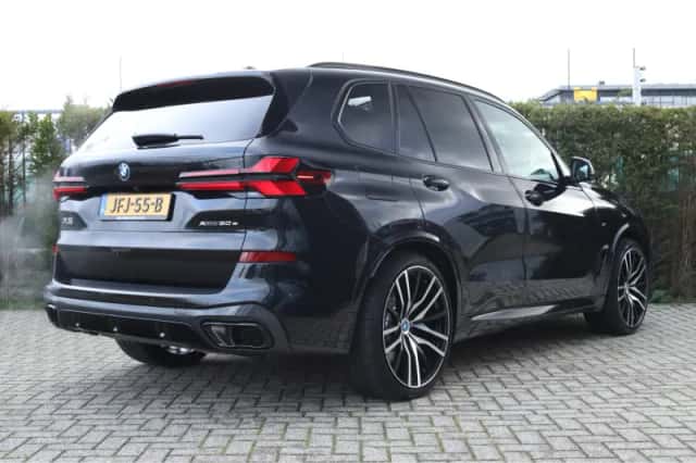 BMW X5 (2025) thumbnail 2