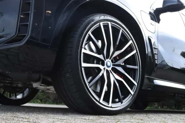 BMW X5 (2025) thumbnail 3