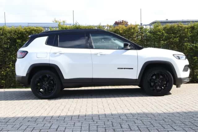 Jeep Compass (2022) thumbnail 12