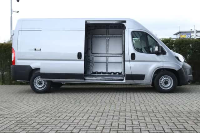 Peugeot Boxer (2024) thumbnail 2