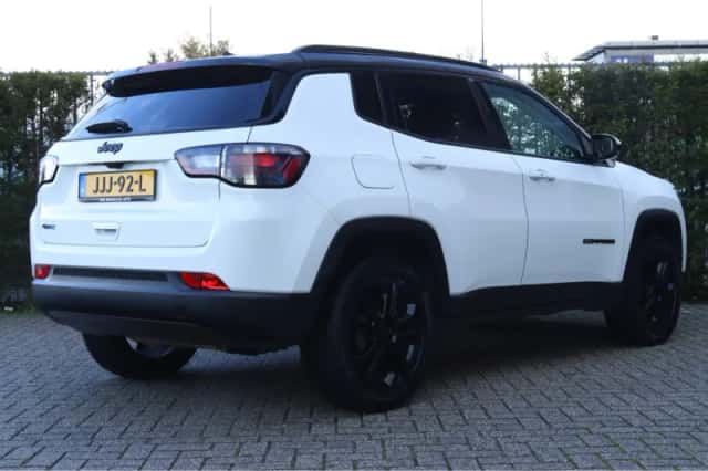 Jeep Compass (2022) thumbnail 2