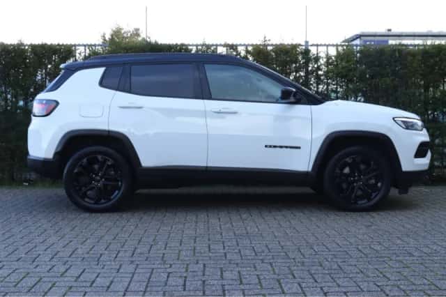 Jeep Compass (2022) thumbnail 12