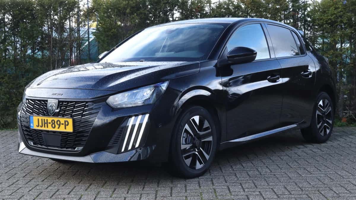 Peugeot 208 (2025) — foto 1