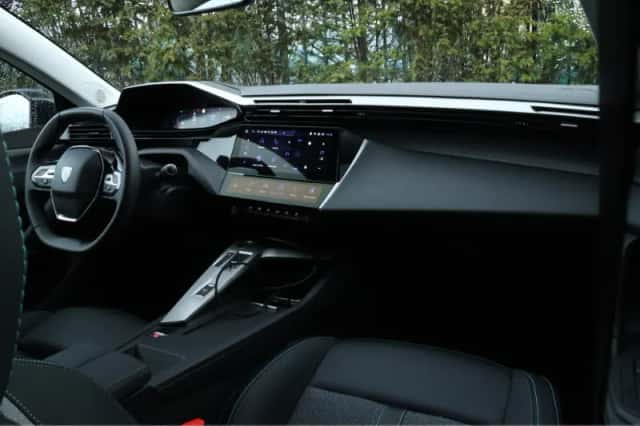 Peugeot 308 (2025) thumbnail 4