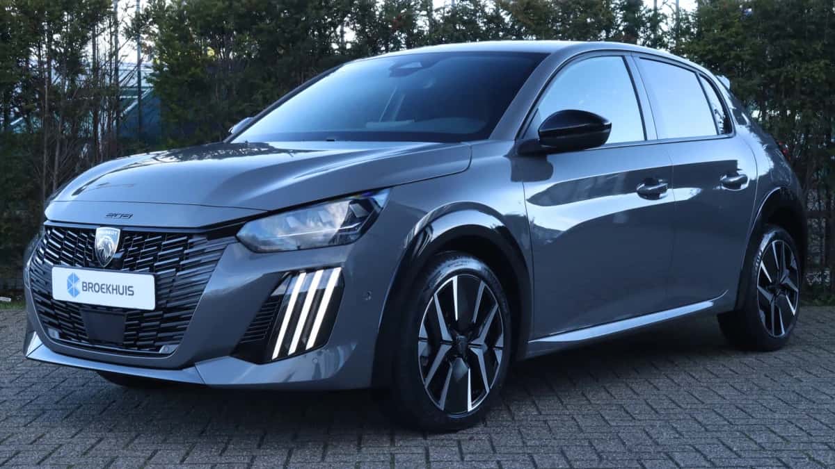 Peugeot 208 (2025) — foto 1
