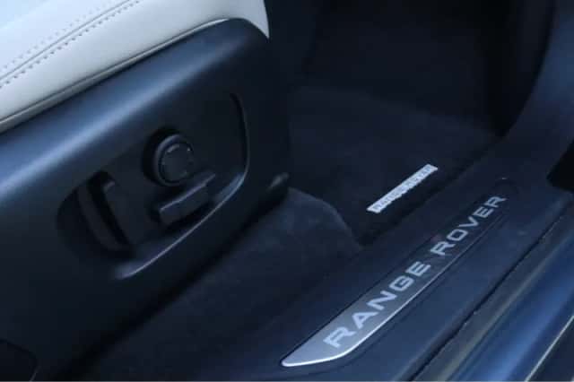 Land Rover Range Rover Velar (2023) thumbnail 19