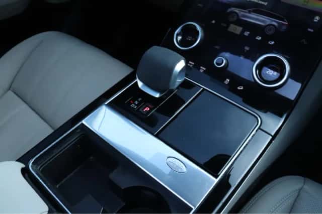 Land Rover Range Rover Velar (2023) thumbnail 22