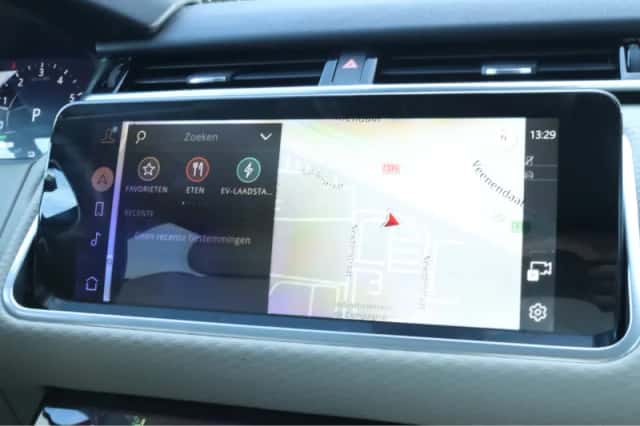 Land Rover Range Rover Velar (2023) thumbnail 27