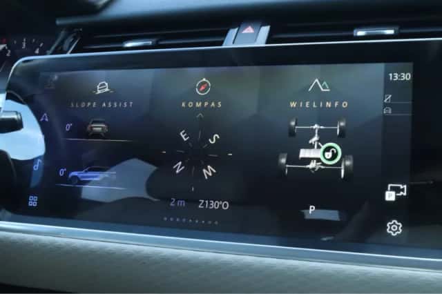 Land Rover Range Rover Velar (2023) thumbnail 31