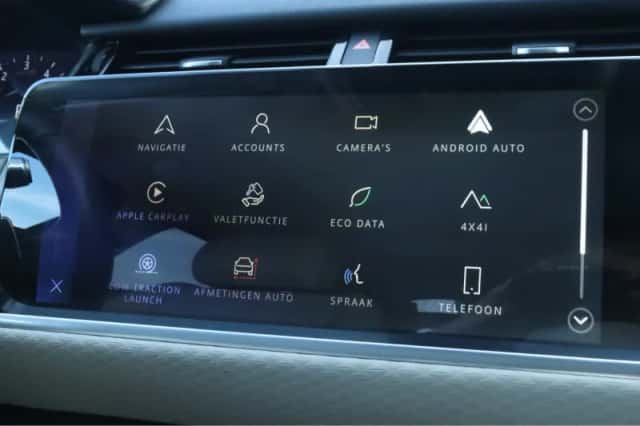 Land Rover Range Rover Velar (2023) thumbnail 32