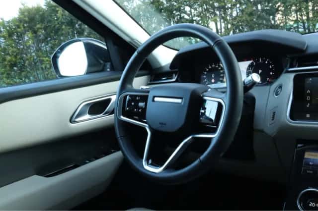 Land Rover Range Rover Velar (2023) thumbnail 33