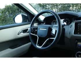 Land Rover Range Rover Velar (2023) thumbnail 33