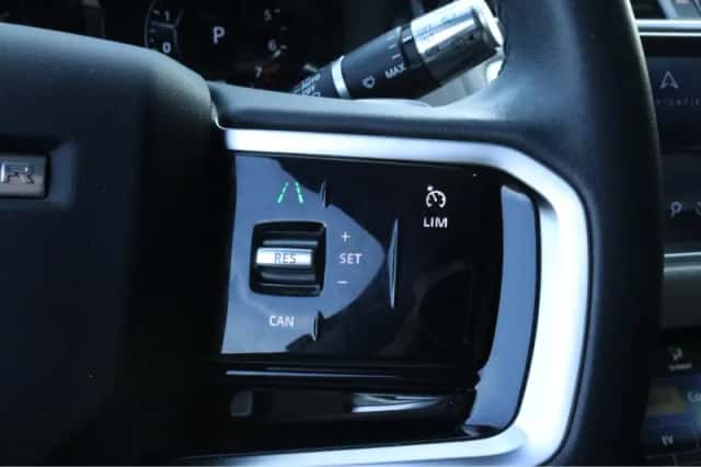 Land Rover Range Rover Velar (2023) thumbnail 34