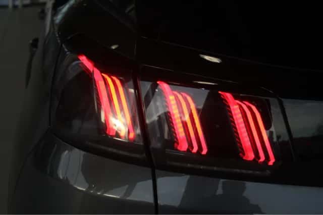 Peugeot 3008 (2023) thumbnail 13